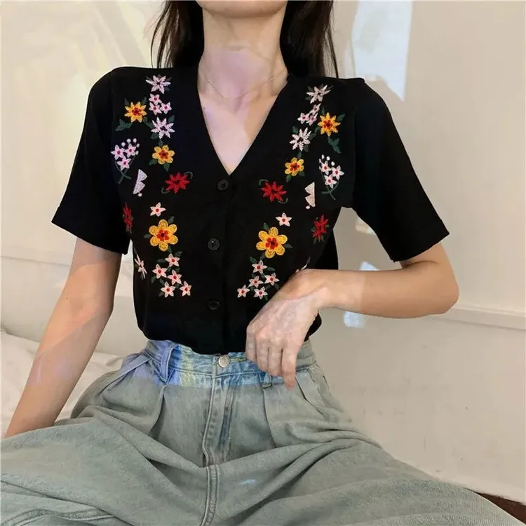 春夏2025新款韩版洋气花朵刺绣短袖针织衫女小个子宽松显瘦上衣潮