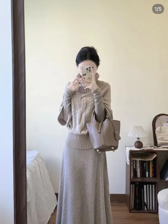 复古高级感卡其披肩斗篷针织衫上衣女秋季慵懒风宽松套头高领毛衣