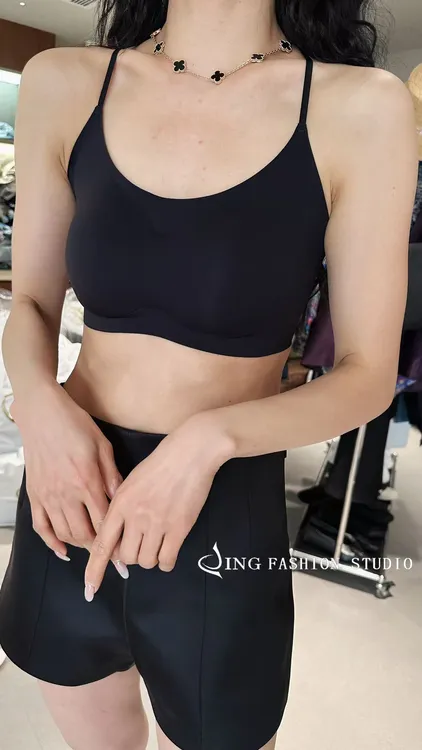 《一辈子爱》JING时尚美背拼蕾丝吊带肤感连体三角杯美背