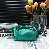 95新 Alexander McQueen/亚历山大·麦昆 单肩包/T20192859