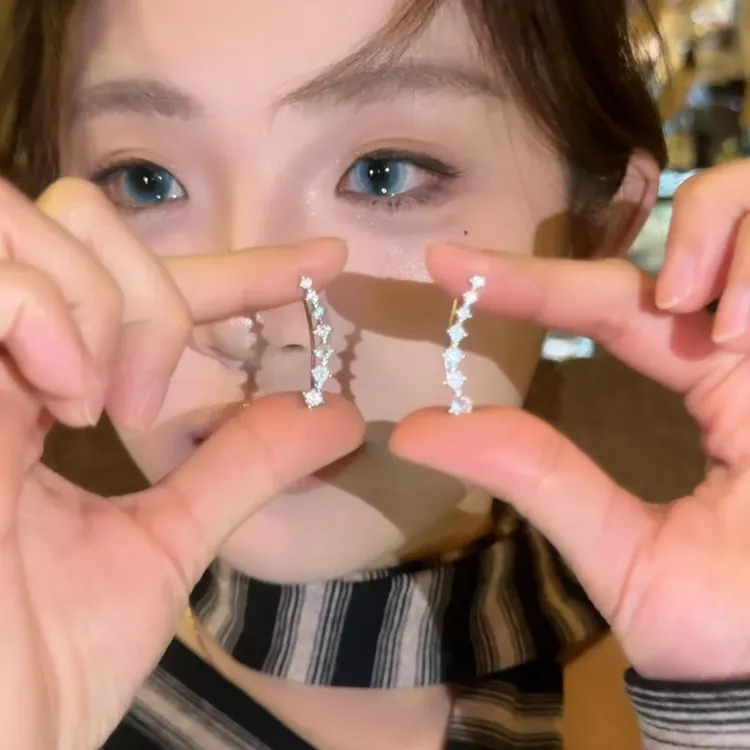 合金仿珍珠耳饰 铜合金耳饰 一排式锆石耳环女生轻奢小众耳钉