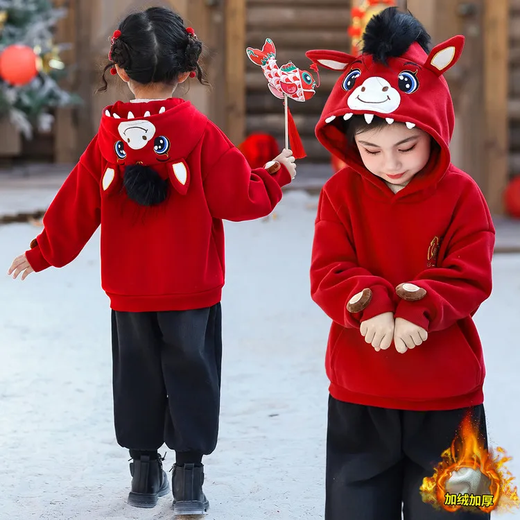 男女童冬季年服可爱小马连帽红卫衣加绒保暖时尚外套秋冬中大童潮