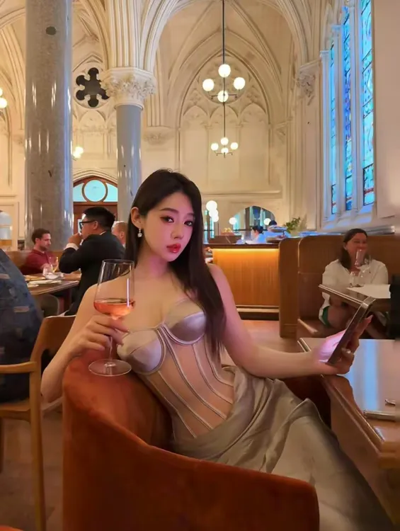 【B Y】氛围感气质名媛抹胸连衣裙夏季新款轻奢小众性感鱼骨包臀裙