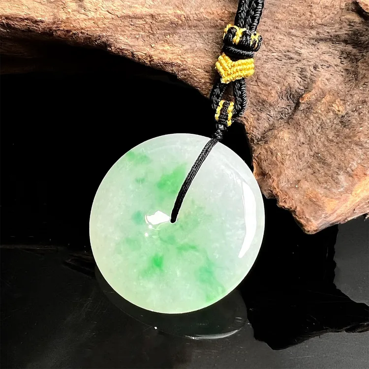 Colourful Yunnan/七彩云南天然翡翠冰种果绿飘花平安扣挂件吊坠