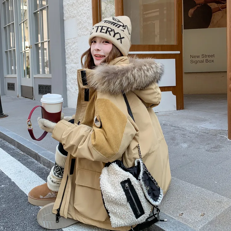 卡其色灯芯绒拼接工装羽绒服女2025冬季新款设计感大毛领保暖外套
