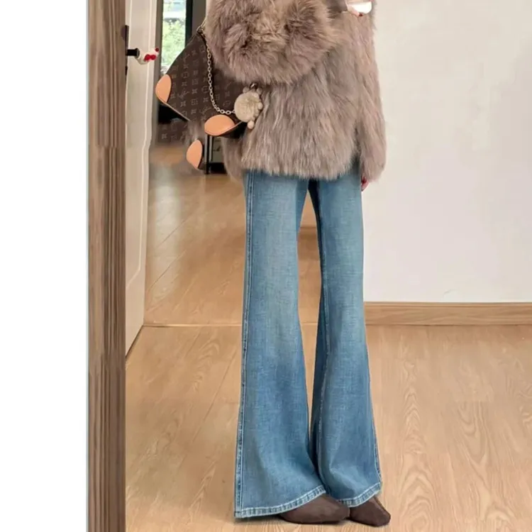 雪千羽复古加绒微喇牛仔裤女秋冬2025新款高腰不贴腿小个子喇叭裤