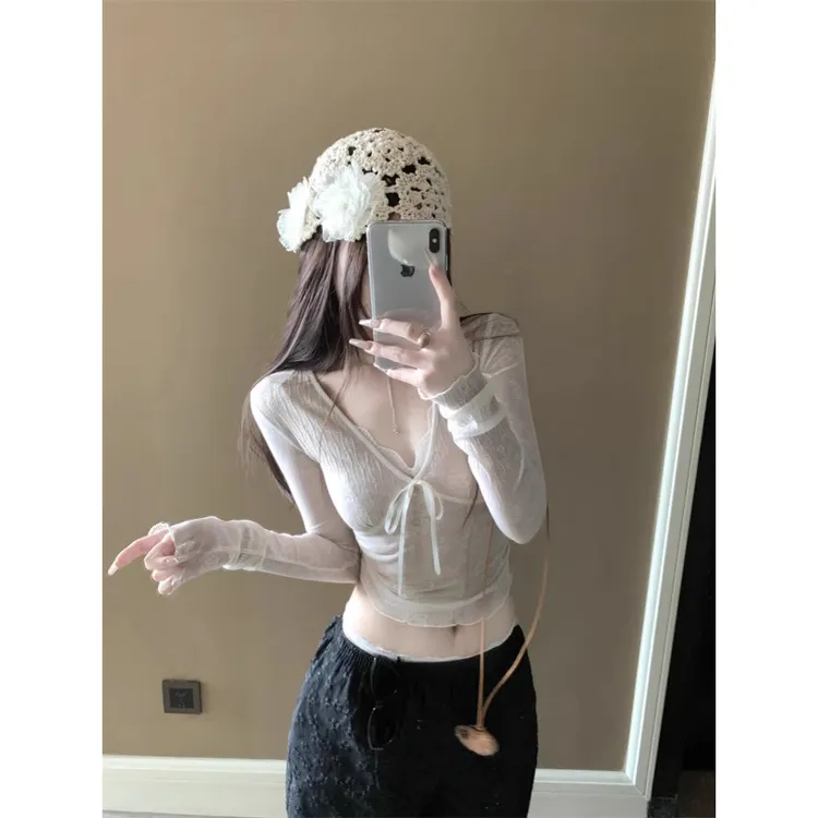 【现货】清迈达令复古设计感V领蝴蝶结蕾丝衫女秋冬收腰显瘦短上衣