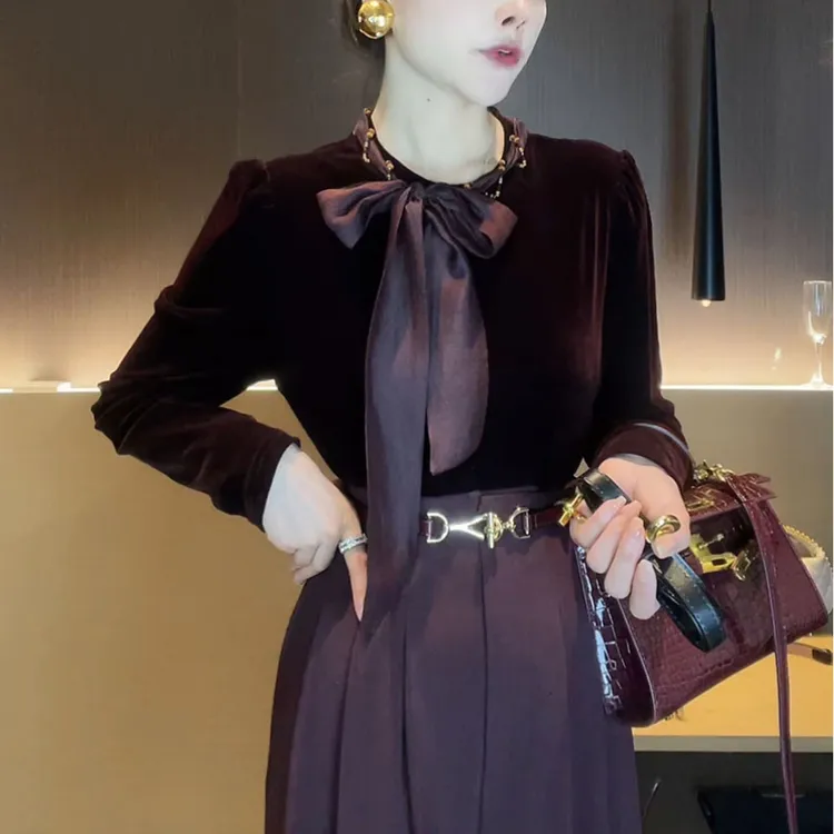 2025早秋新款女黑色飘带领衬衫轻奢高级感减龄洋气高端丝绒上衣