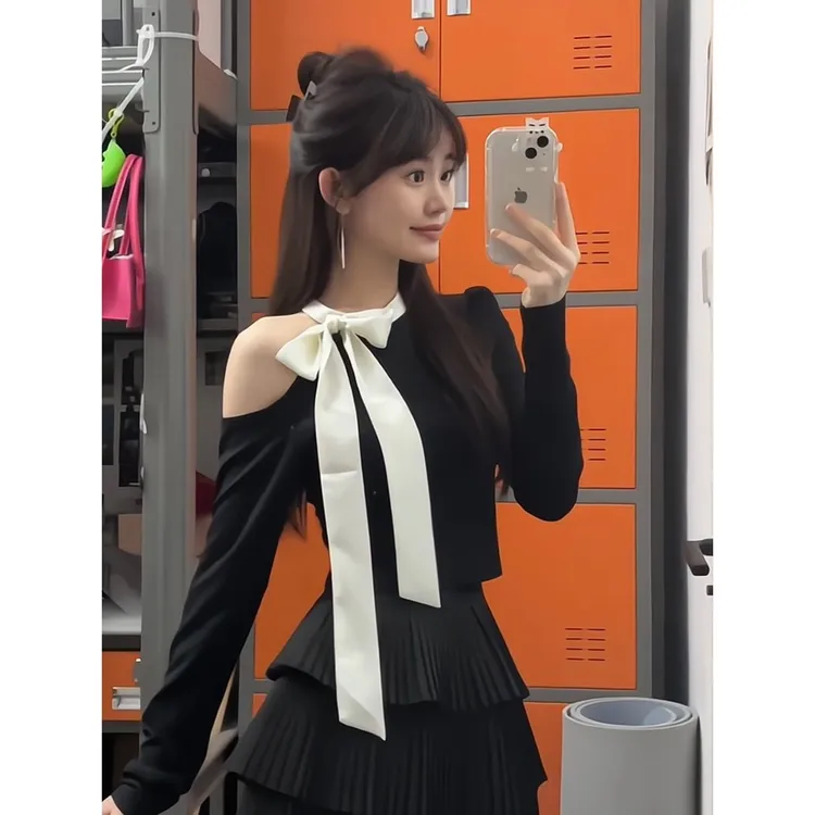 早秋小众炸街高级感入秋一整套衣服洋气裙子套装女时髦气质两件套