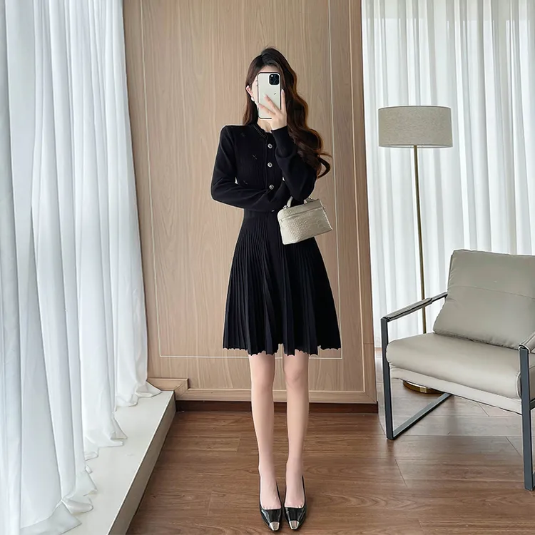 法式慵懒风针织连衣裙女秋冬打底外穿气质显瘦收腰减龄休闲裙子