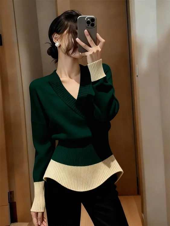 高级感法式时尚气质撞色V领针织衫上衣冬季新款收腰显瘦内搭毛衣