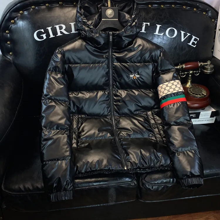 梵基弗奈小蜜蜂刺绣连帽羽绒服男款冬季新款高端潮牌爆款痞帅外套