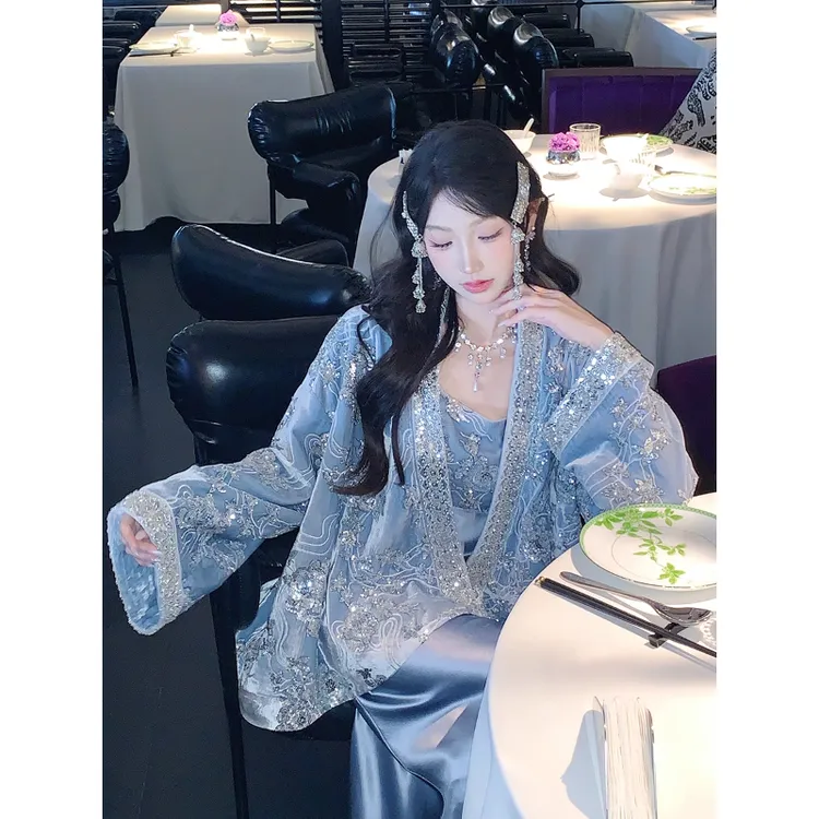 新中式两件套装女秋季新款时尚刺绣重工丝绒外套+吊带裙两件套
