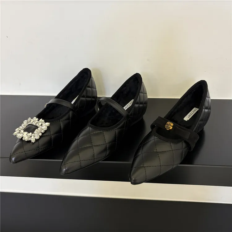 菱格水钻尖头浅口单鞋女鞋秋冬时尚百搭天鹅绒内增高鞋