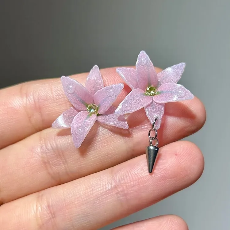 非金属树脂耳饰 粉色百合花耳骨钉女甜美小众设计高级感百搭耳饰
