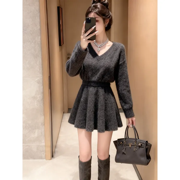 韩系小香风穿搭一整套女2025秋冬新款V领针织毛衣半身裙两件套