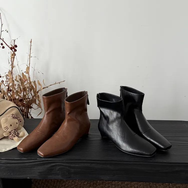 秋冬时尚百搭复古英伦风粗跟高跟方头短靴时装靴成短靴