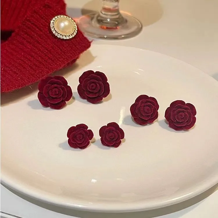 合金亚克力耳饰 酒红色丝绒玫瑰花显白温柔气质复古山茶花耳钉