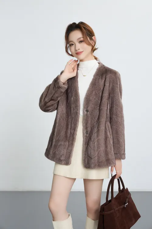 2025原创设计师款冬季毛外套北极貂气质显瘦皮草款V领轻奢上衣