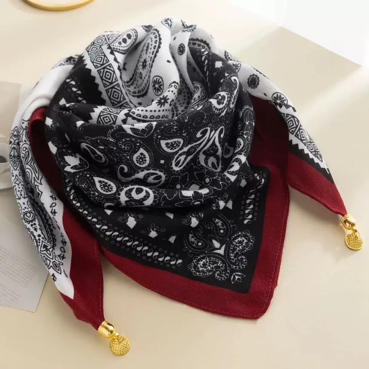 磁吸扣方巾女新款外搭护颈围巾棉质百搭气质领巾轻薄舒适