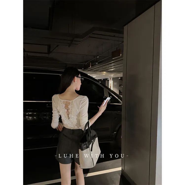LUHE【月笼弥香】hehe私服～静奢莱赛尔绵羊毛后背蕾丝针织衫+ 短裤