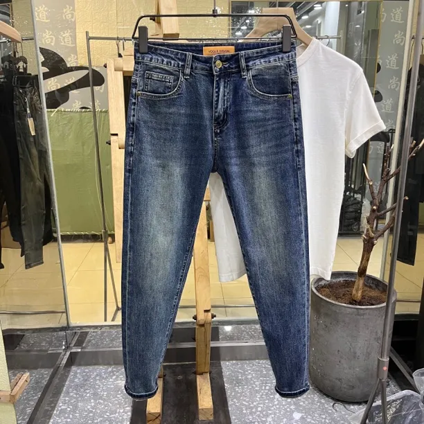 潮牌弹力修身男士牛仔裤 蓝色钢印压花潮流百搭男裤