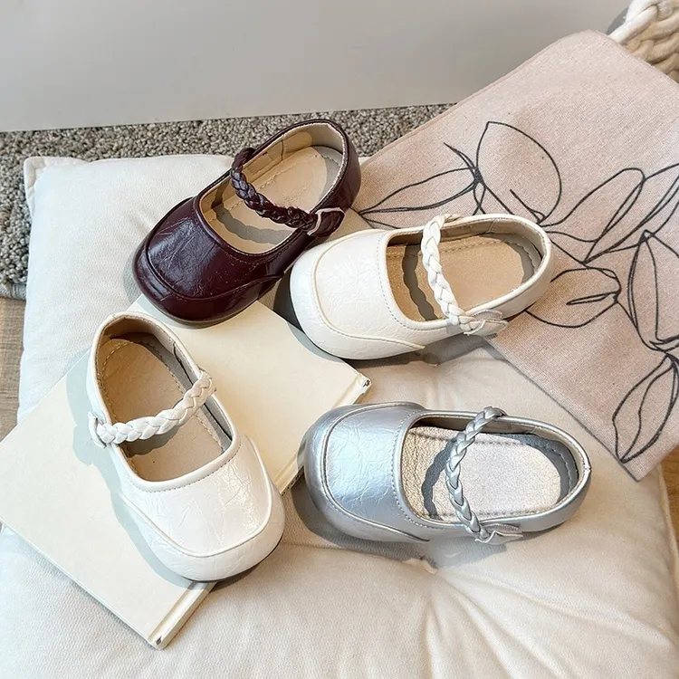 女童公主鞋小皮鞋2025春季儿童洋气小女孩银色单鞋舞台玛丽珍瓢鞋