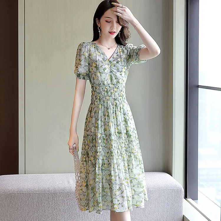 小清新碎花连衣裙女夏季新款法式高级感高腰显瘦雪纺连衣裙子