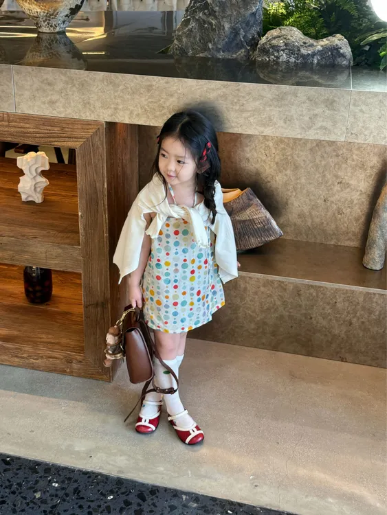 小思家2025年女童早秋新款多巴胺吊带连衣裙开衫套装