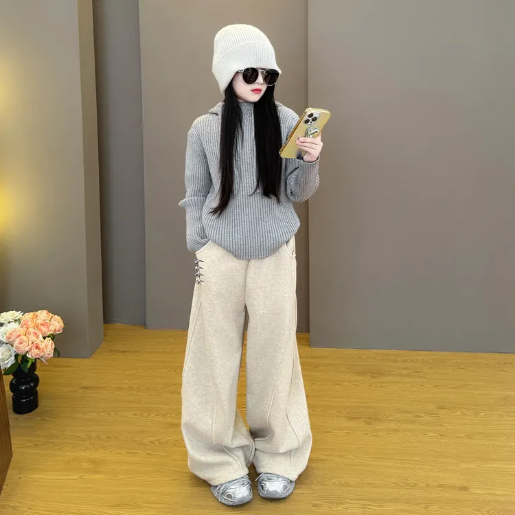 女童秋冬2025新款套装女宝宝时尚韩系连帽毛衣加绒休闲阔腿裤套装