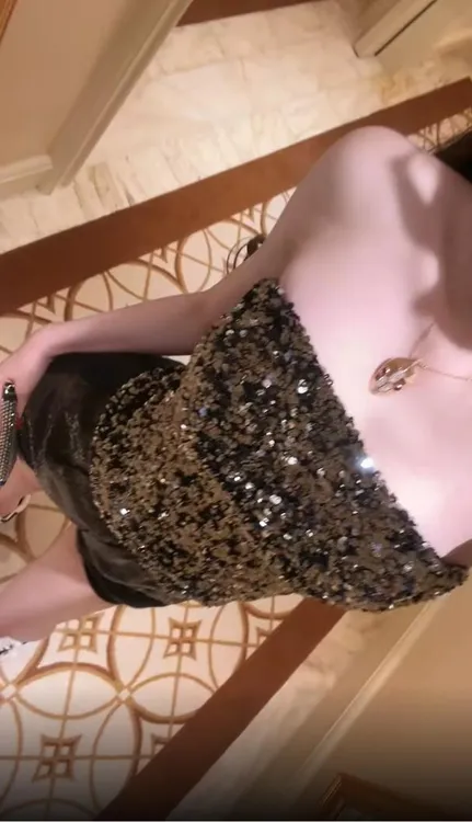 2025秋季新款高级感性感美背小众重工亮片抹胸背心配显瘦短裤套装