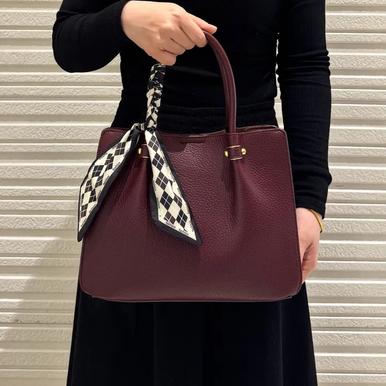 妈妈包包2025新款高级感安可拉红色中年女士大气喜婆婆斜挎婚宴包