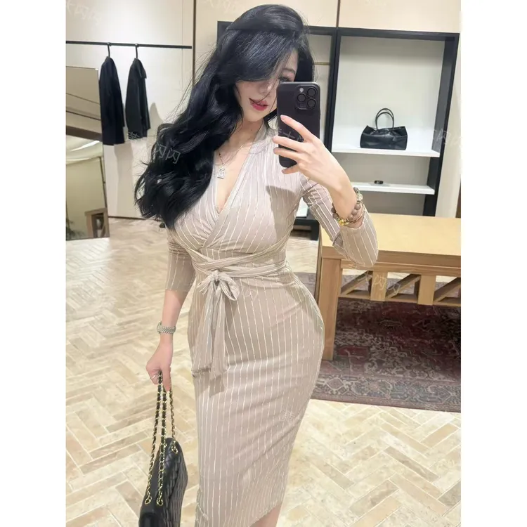 【HDSS】(月光猫眼石)随拍秋冬款纯欲性感显瘦修身连衣裙ZZQ6700