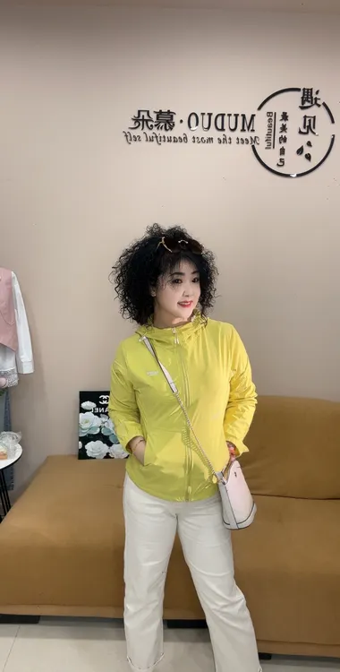 连帽纯色夏季包袖女防晒短外套绿色休闲轻薄时尚防晒服户外2025