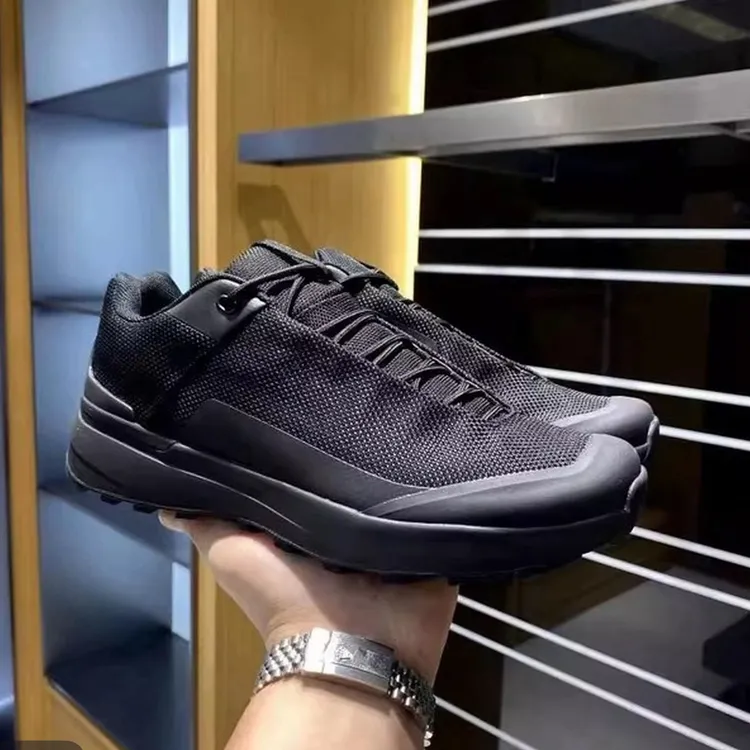 558-男士户外休闲越野刺绣透气轻便耐磨百搭徒步鞋