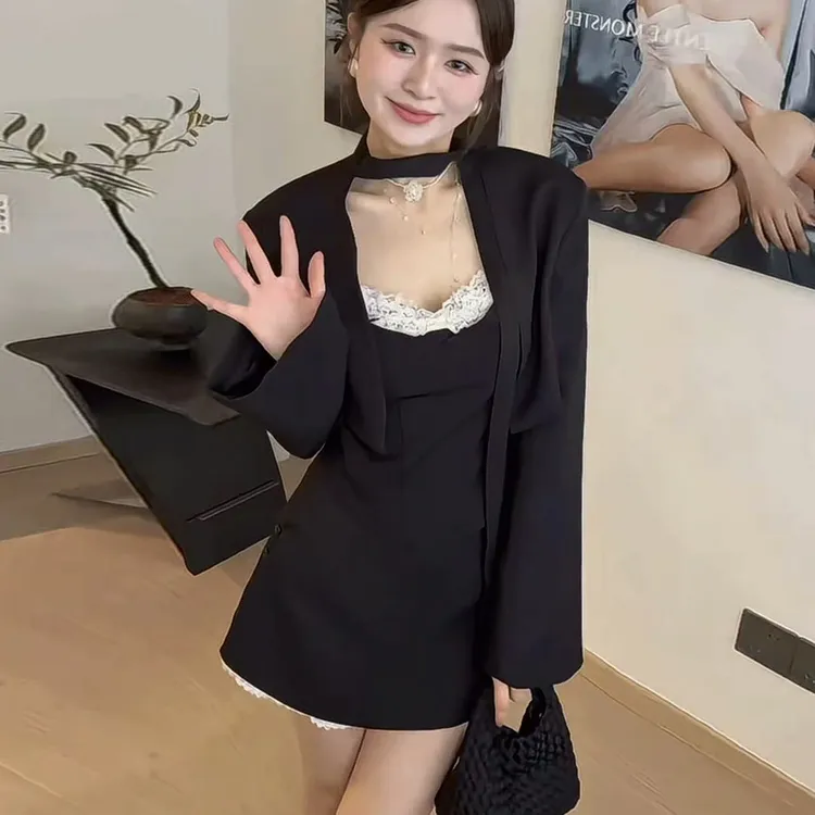 御姐风西装三件套早秋收腰吊带上衣显瘦短外套设计感蕾丝边短裙