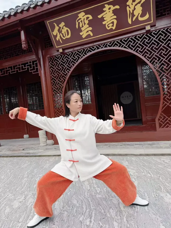 2025年新款加厚棉绒太极服冬天保暖太极拳练功服八段锦男女同款