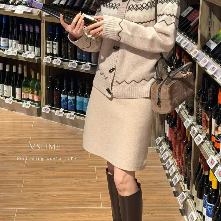 王嬛嬛MsLime【霜绫】100%26支巴素兰绵羊毛针织半裙 HD2D0001