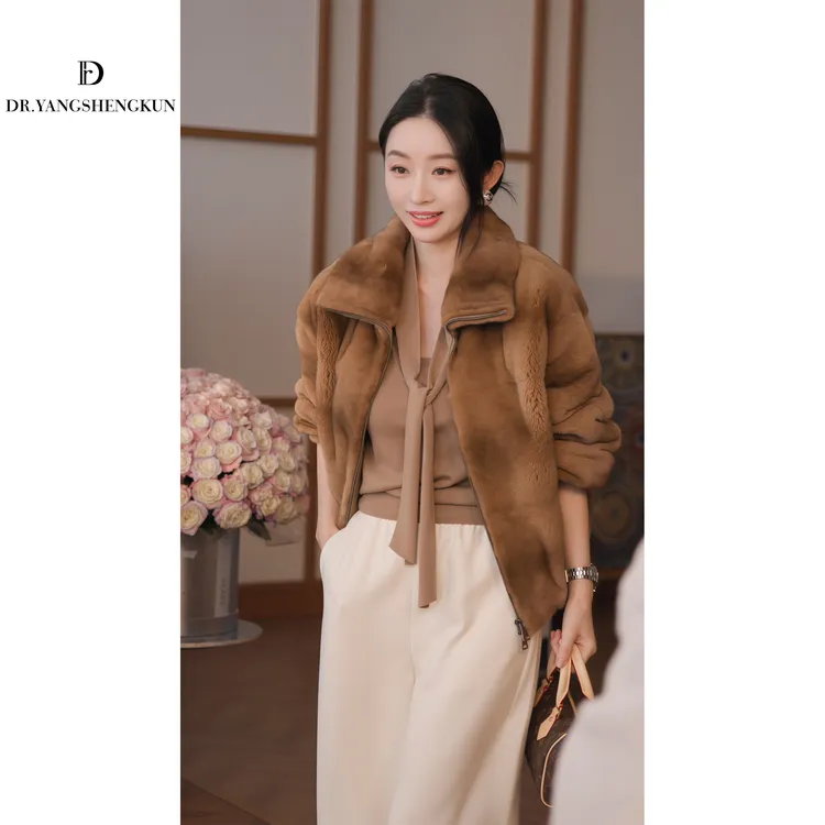 杨圣坤2025冬季新品老钱风中古横排立领水貂毛皮草外套EY2511902