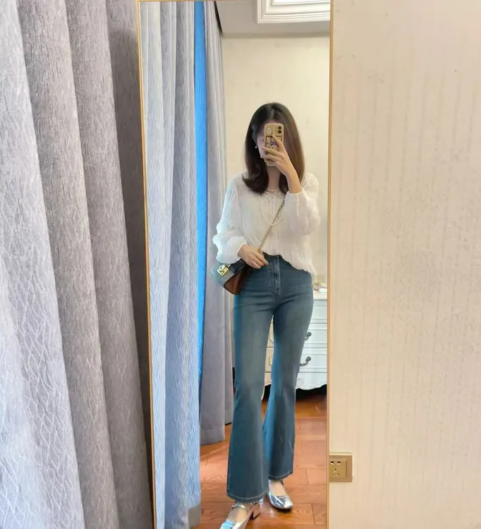 2025早春新款高级褶皱设计感长袖上衣女独特超好看小衫百搭牛仔裤