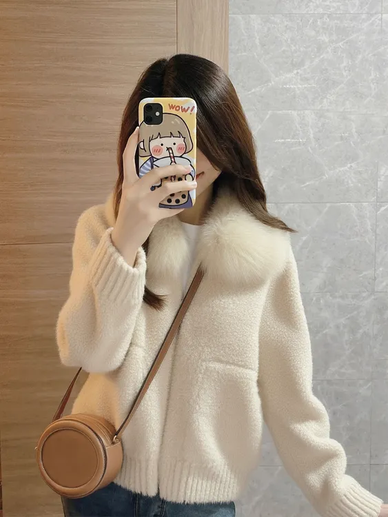 独特漂亮的米白色慵懒风小个子短款加厚摇粒绒羊羔毛外套女款冬季