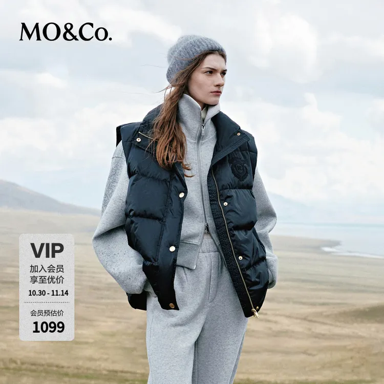 MOCO羽绒服90绒马甲冬季学院风刺绣徽章高蓬松高领轻暖MBC4EINK15