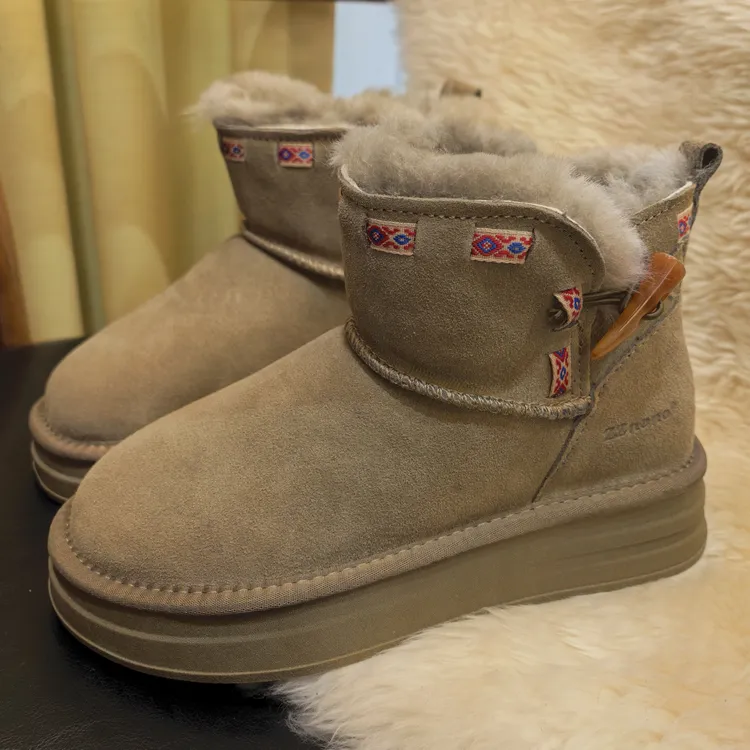 民族风雪地靴加厚羊毛雪地棉保暖短筒牛角扣时尚雪地靴女 ZZ2513