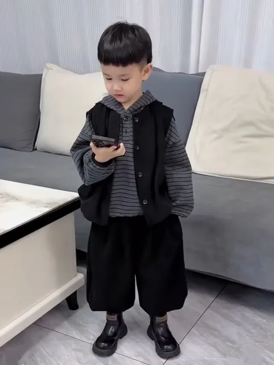 童装男女童春秋套装25秋季新款潮酷痞帅童装马甲卫衣灯笼裤三件套