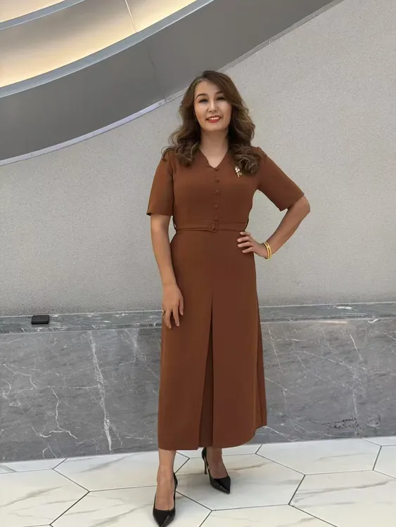 气质复古收腰连衣裙优雅通勤百搭短袖长裙