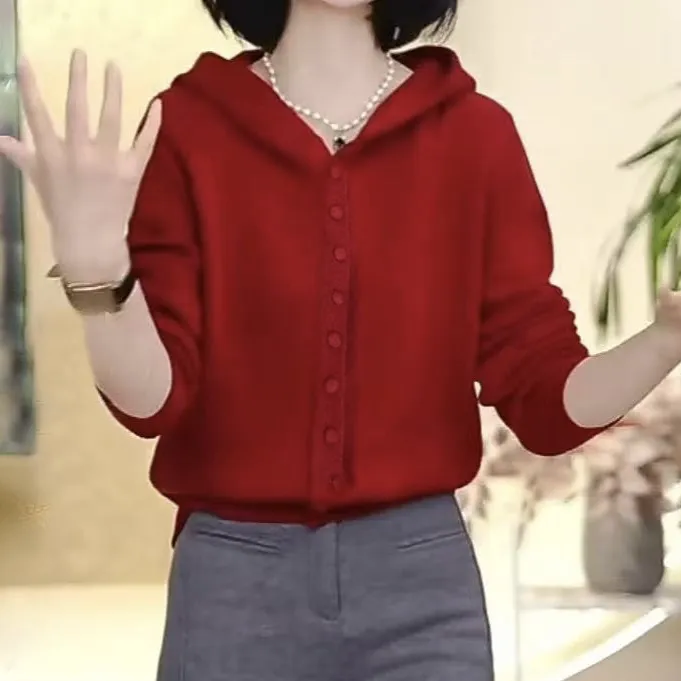 【雪花酥】韩系软糯连帽扣子开衫女高级感慵懒风红色针织毛衣女士