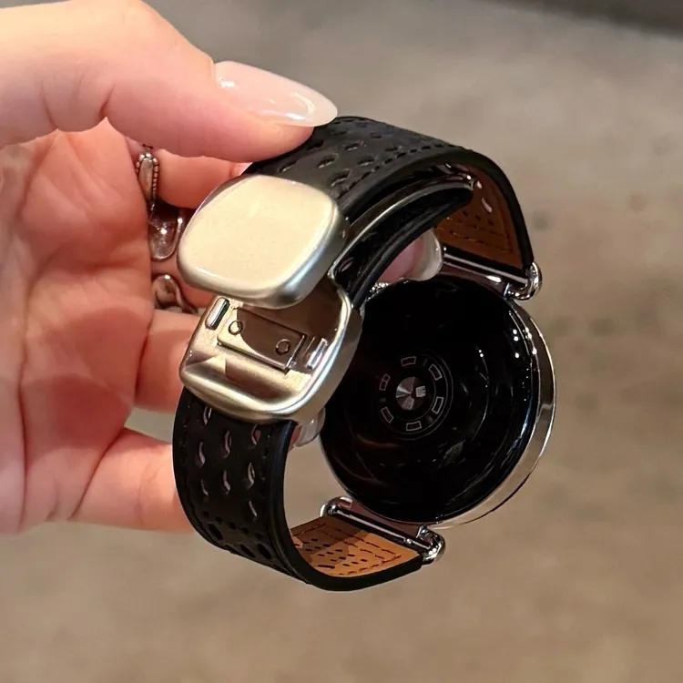 适用华为疯马纹镂空圆滑磁吸皮质手表表带GT4gt5GT6watch34watch5