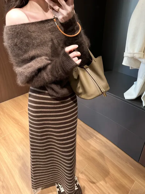 气质显瘦斜肩性感辣妹外穿长袖针织毛衣上衣洋气休闲百搭时尚套装