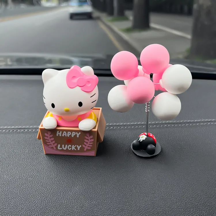 摇头Kitty凯特猫汽车装饰摆件太阳能车载玩具仪表台女车内饰时尚