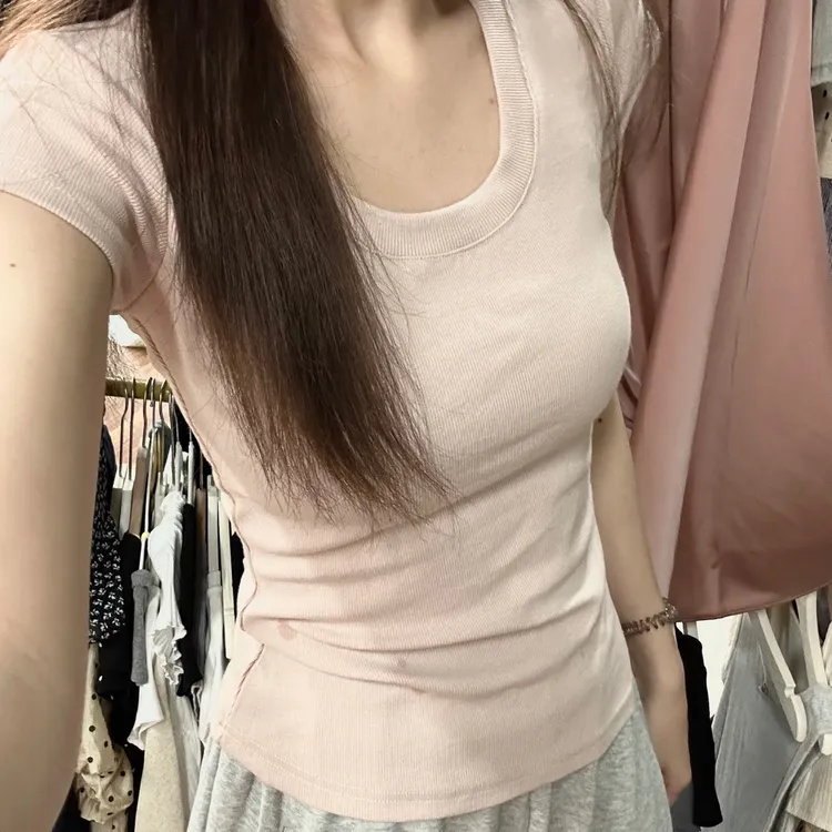 简约U领螺纹修身显瘦正肩T恤短袖~超显身材！上身嘎嘎舒服